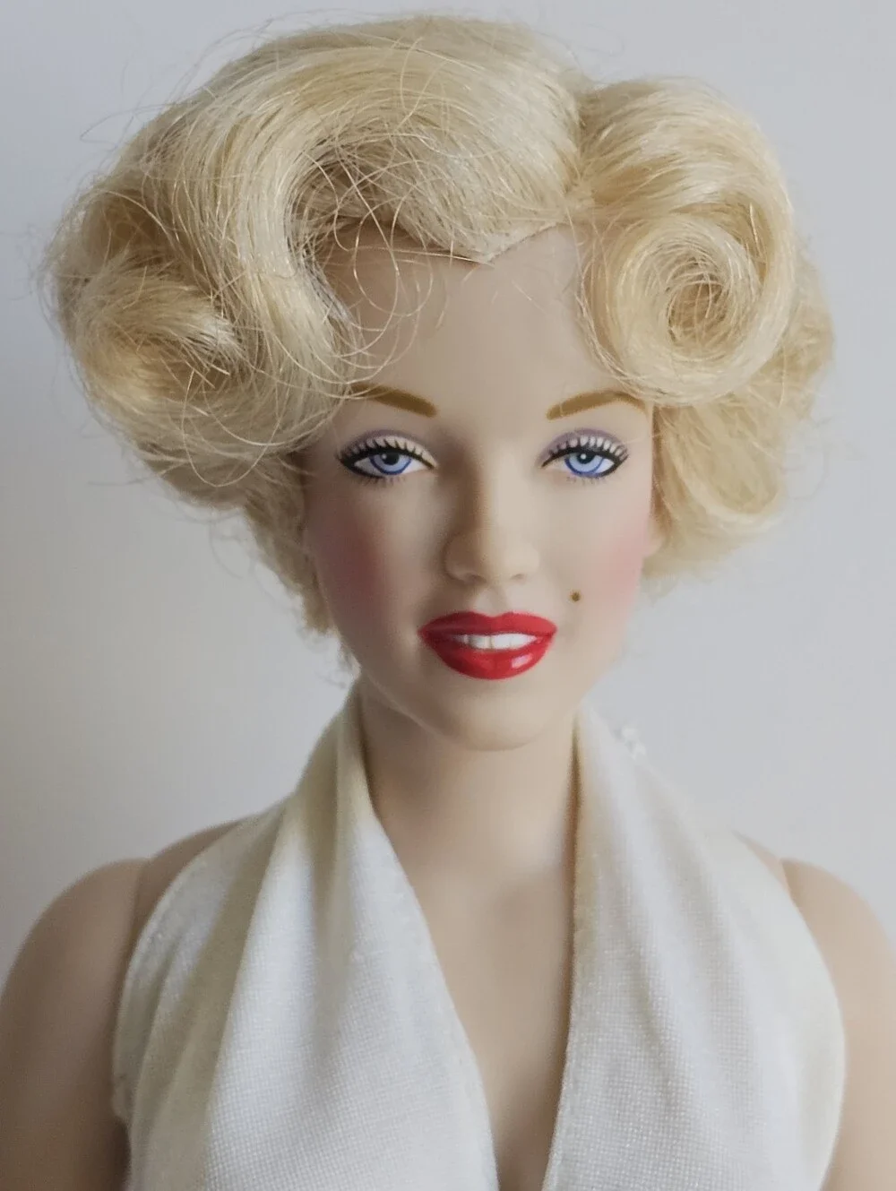 Franklin Heirloom Dolls “Seven Year Itch” Marilyn Monroe 17” Iconic Scene 1990's